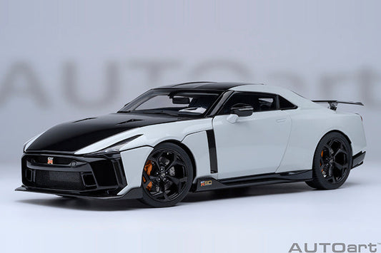 77511 NISSAN GT-R50 BY ITALDESIGN (METALLIC WHITE / BLACK)